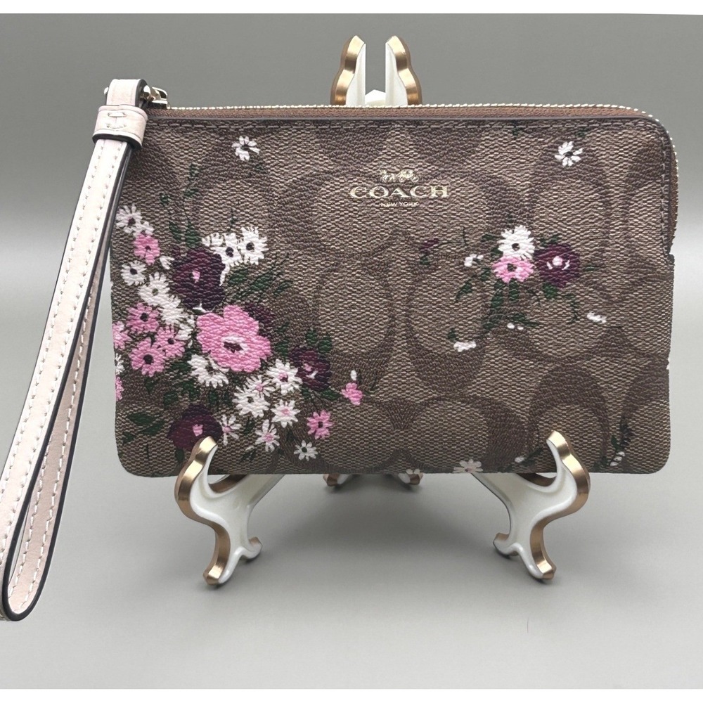 NWT Coach Signature Evergreen Floral Corner Zip Wristlet LM/Khaki Multi - Picture 2 of 11